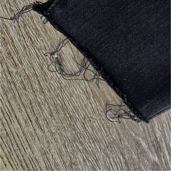 Frame Ali high rise cigarette black frayed hem jeans size 25 - Picture 11 of 13